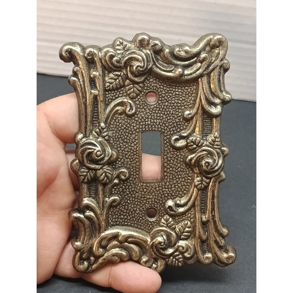American Tack 60T 1967 Aged Ornate Floral Brass Wall Light Switch Cover Vintage